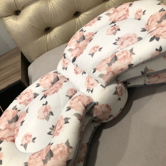 Nursing pillow - Picture 1 of 7